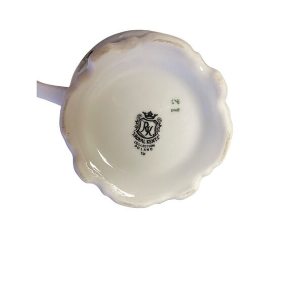 Royal Kent Poland White Porcelain Teapot With Holly Berry & Gold Trim - Picture 4 of 4